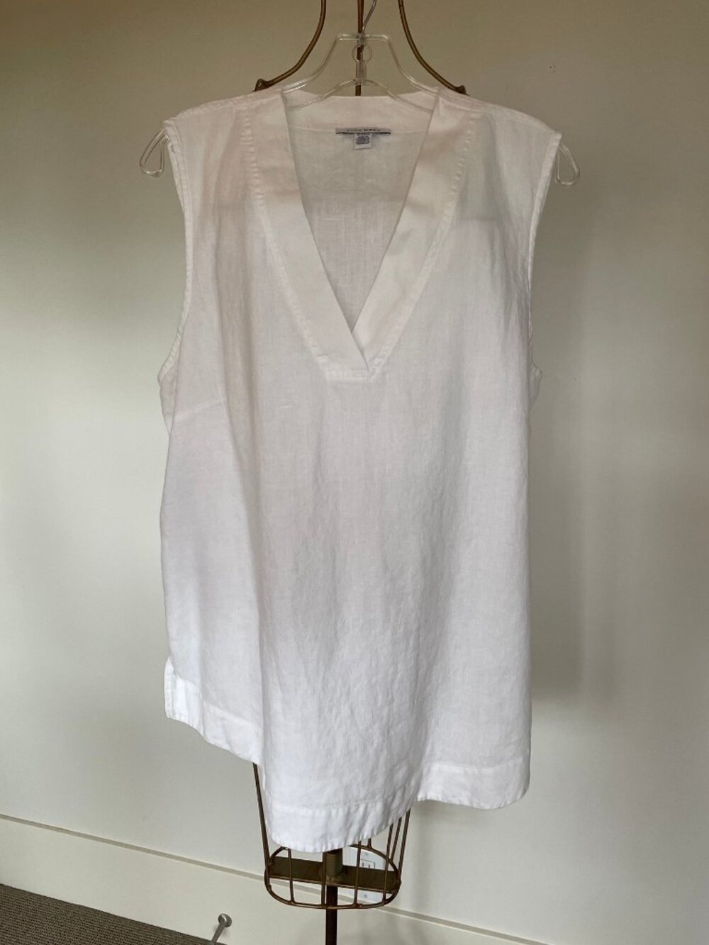 White linen loose fitting sleeveless top size XL